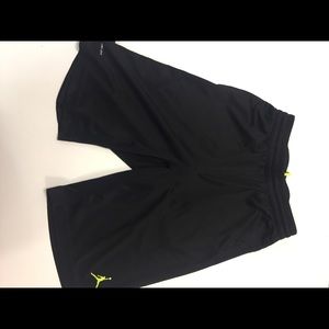 Nike dry fit black shorts boys size medium